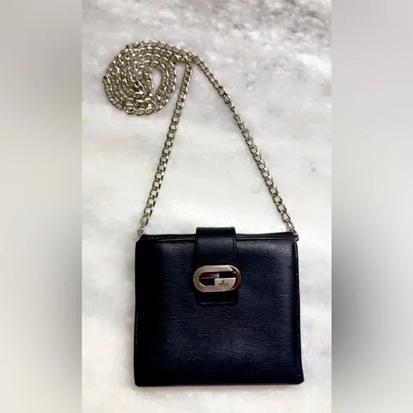 Gucci Black Leather Wallet Crossbody - Silver GG Buckle -
Silver Chain Strap - Picture 1 of 12